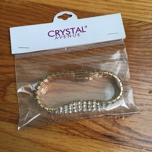 NWT gold costume jewelry bracelet